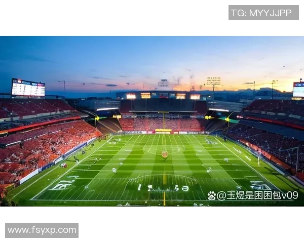 魔方元素融入球星足球壁纸打造创意视觉盛宴